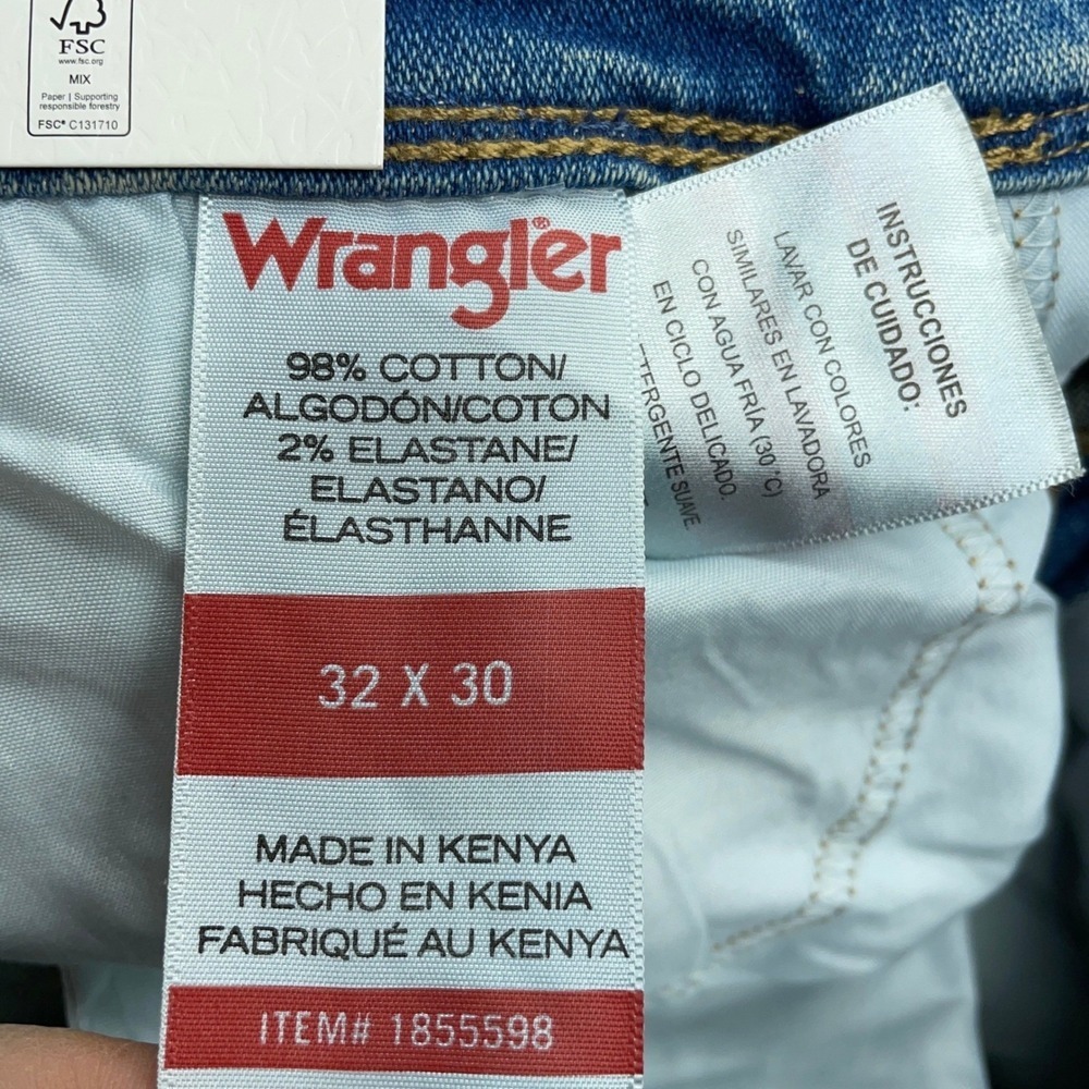NEW Wrangler Men's 32x30 Relaxed Fit Straight Leg Blue Denim Jeans - Picture 7 of 8